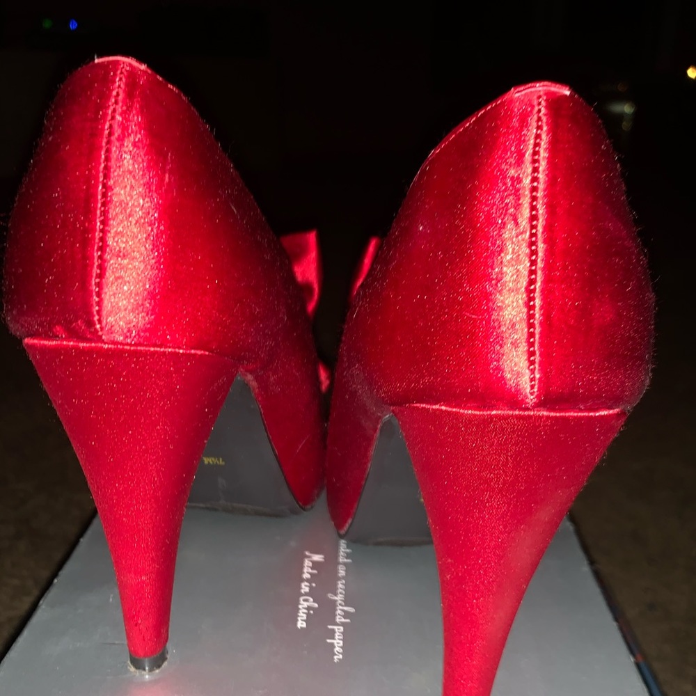 Ann Marino 7 1/2 Red Satin heels.